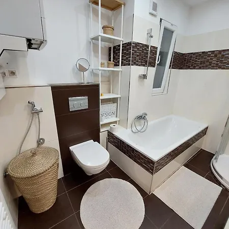 דירה Center